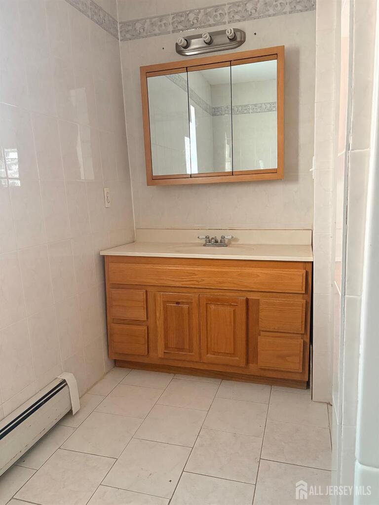 Photo 10 of 661 Catherine Street # 2A, Perth Amboy NJ 08861, Perth Amboy, NJ