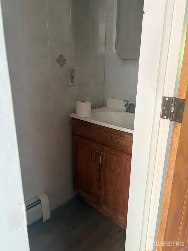 Photo 3 of 661 Catherine Street # 2A, Perth Amboy NJ 08861, Perth Amboy, NJ