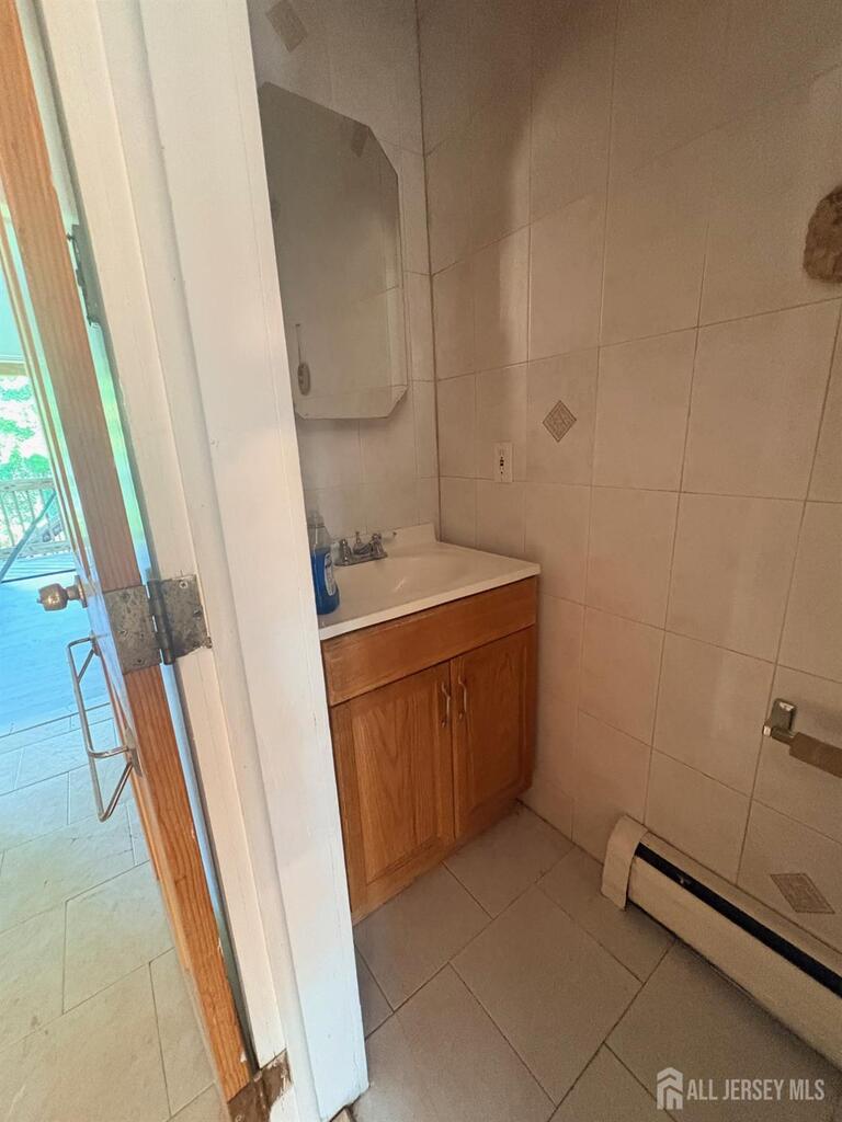 Photo 12 of 661 Catherine Street # 2B, Perth Amboy NJ 08861, Perth Amboy, NJ