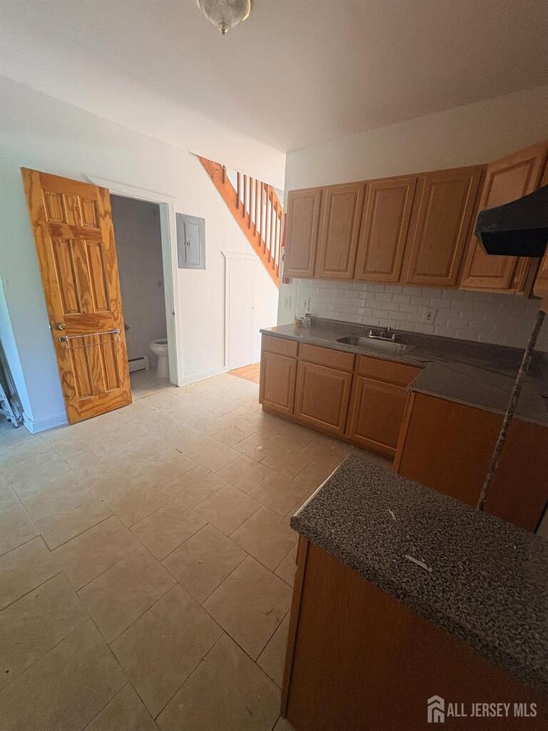 Photo 11 of 661 Catherine Street # 2B, Perth Amboy NJ 08861, Perth Amboy, NJ