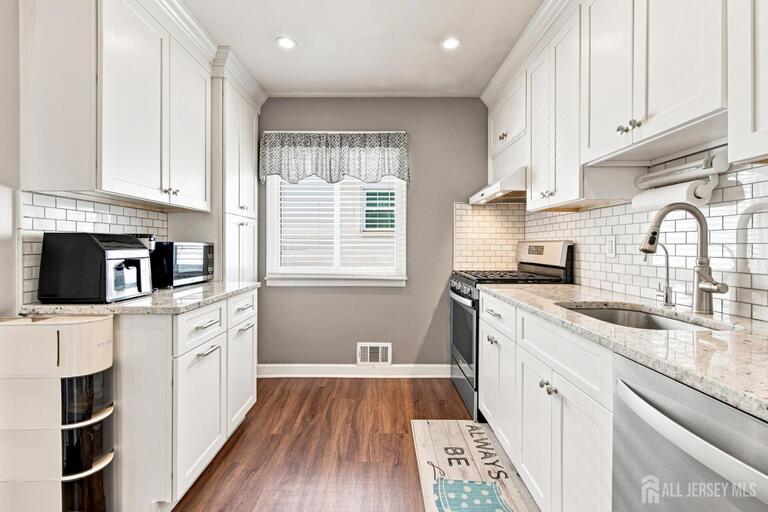 Photo 10 of 85 E Laurel Street, Carteret NJ 07008, Carteret, NJ