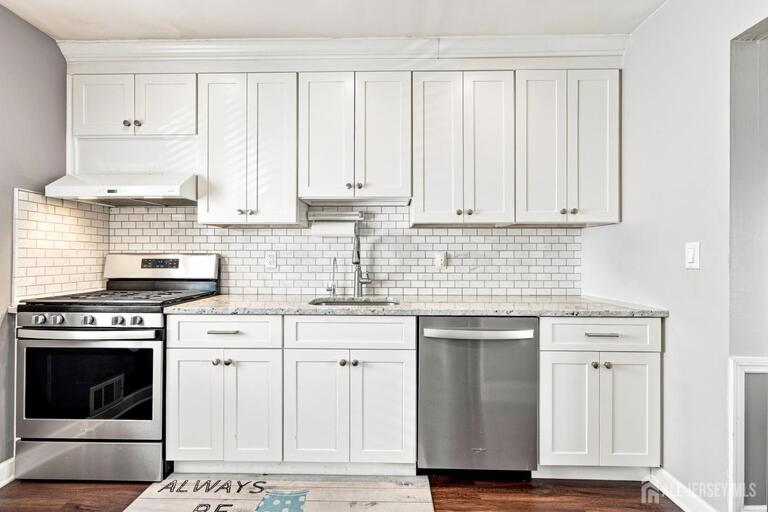 Photo 11 of 85 E Laurel Street, Carteret NJ 07008, Carteret, NJ