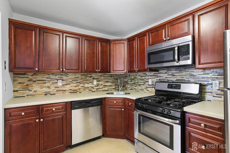 Photo 2 of 1108 Stoneridge Circle, Helmetta NJ 08828, Helmetta, NJ