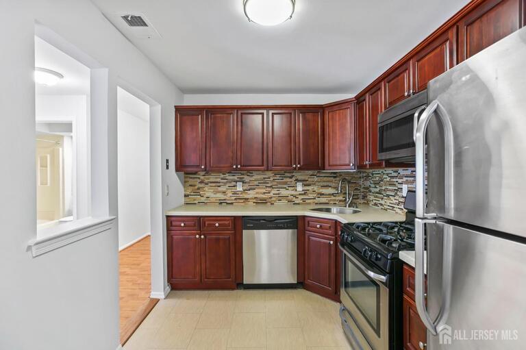 Photo 4 of 1108 Stoneridge Circle, Helmetta NJ 08828, Helmetta, NJ