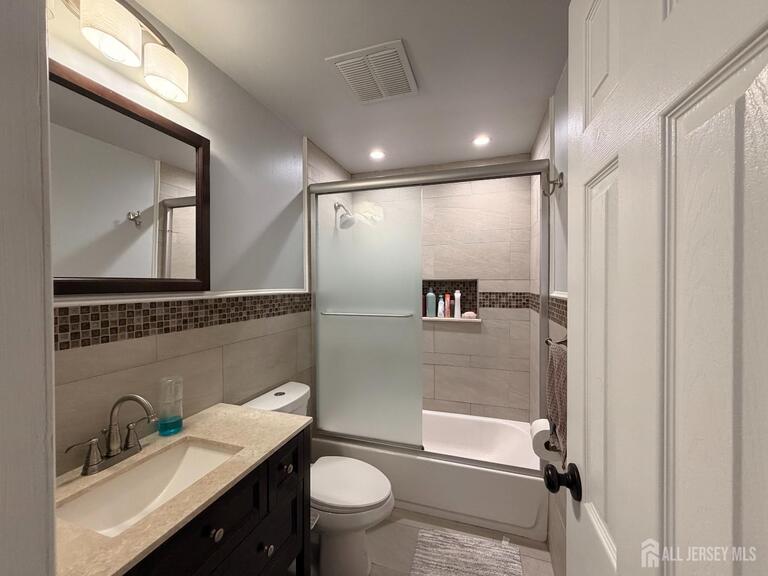 Photo 15 of 130 Highview Drive, Woodbridge Proper NJ 07095, Woodbridge Proper, NJ
