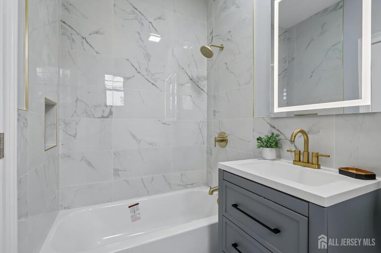 Photo 19 of 239 Suttons Lane, Edison NJ 08817, Edison, NJ