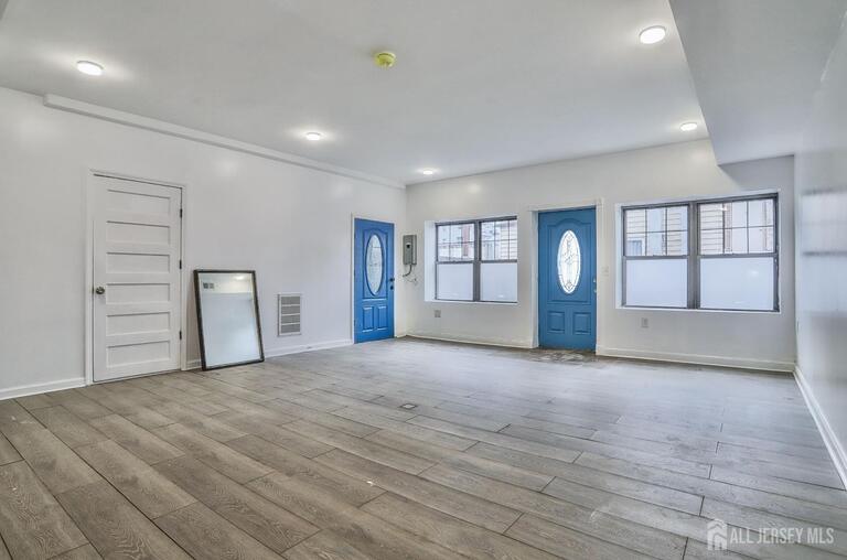 Photo 3 of 9017 Riverside Place, North Bergen NJ 0747, North Bergen, NJ