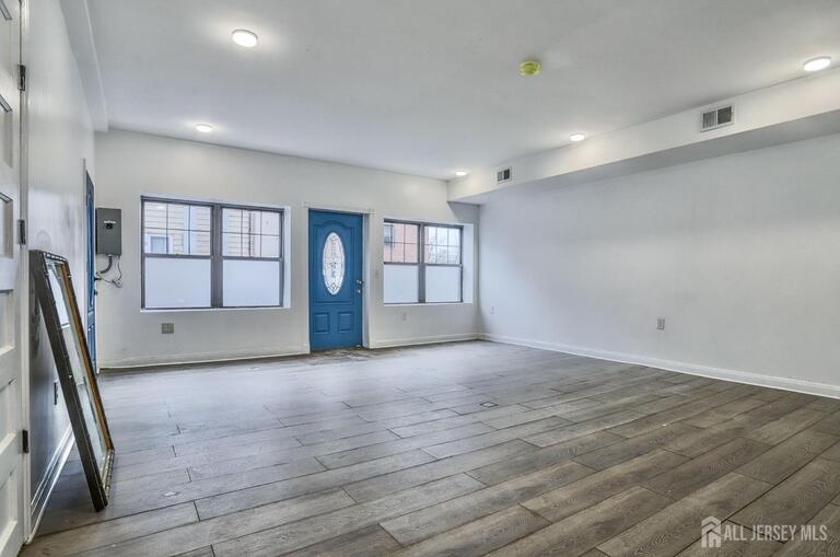 Photo 5 of 9017 Riverside Place, North Bergen NJ 07047, North Bergen, NJ