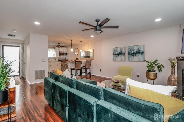 Photo 6 of 323 Ventnor Court, Piscataway NJ 08854, Piscataway, NJ