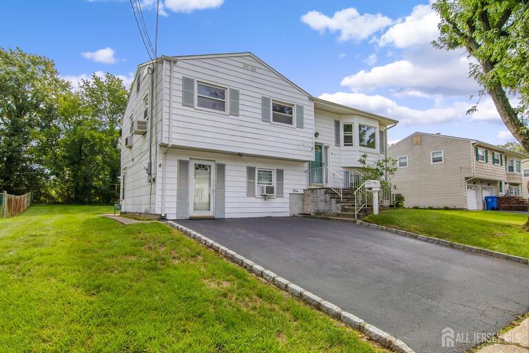 Photo 2 of 31 Heidi Drive, Fords NJ 08863, Fords, NJ