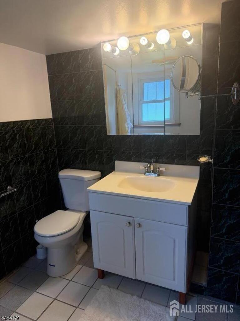 Photo 11 of 67 Oakland Avenue, Edison NJ 08817, Edison, NJ