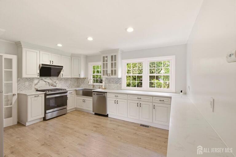 Photo 8 of 19 Sycamore Avenue, Edison NJ 08817, Edison, NJ