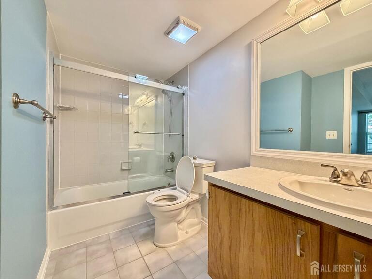 Photo 12 of 902 Plymouth Road, North Brunswick NJ 08902, North Brunswick, NJ