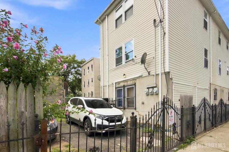 Photo 33 of 64 Fabyan Place, Newark NJ 07108, Newark, NJ