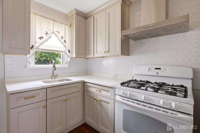 Photo 8 of 301 Central Avenue, Metuchen NJ 08840, Metuchen, NJ