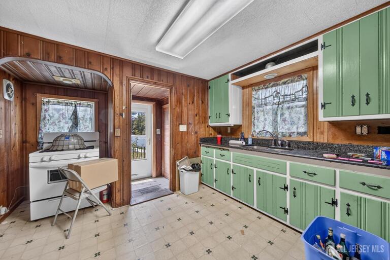Photo 9 of 27 Lillian Terrace, Woodbridge Proper NJ 07095, Woodbridge Proper, NJ