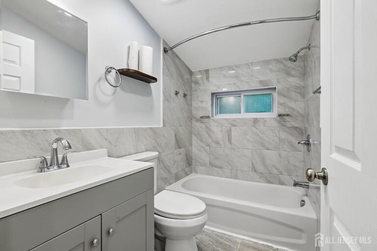 Photo 18 of 89 Homes Park Avenue, Iselin NJ 08830, Iselin, NJ