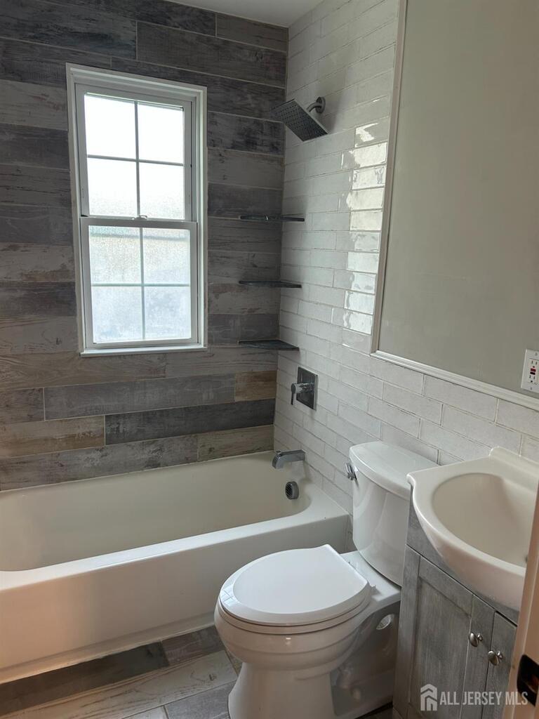 Photo 8 of 415 E 3RD Avenue, Roselle NJ 07203, Roselle, NJ