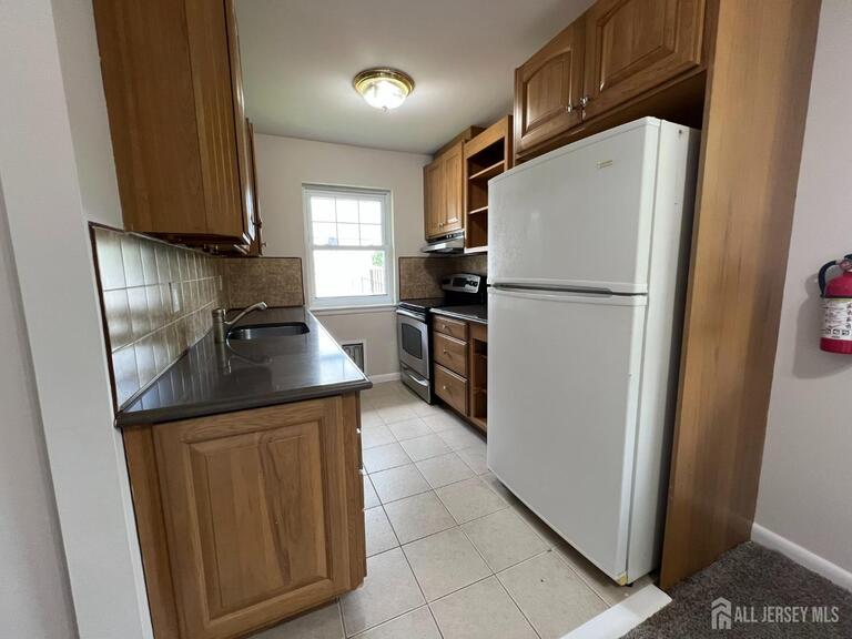 Photo 4 of 162 Belleville Avenue # 1B, Bloomfield NJ 07003, Bloomfield, NJ