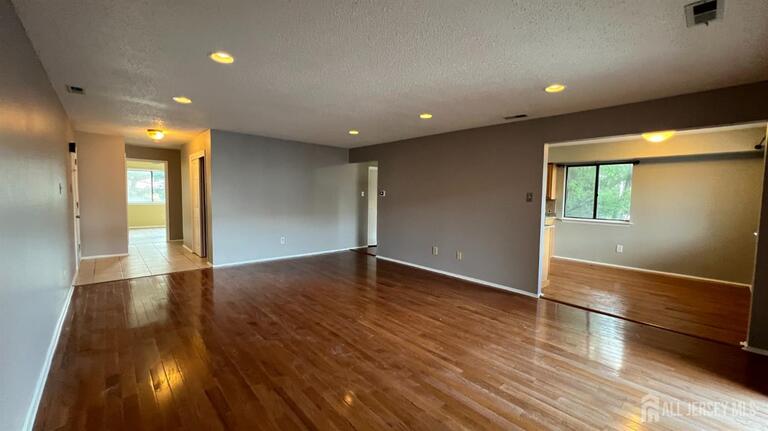 Photo 5 of 412 Edison Glen Terrace, Edison NJ 08837, Edison, NJ