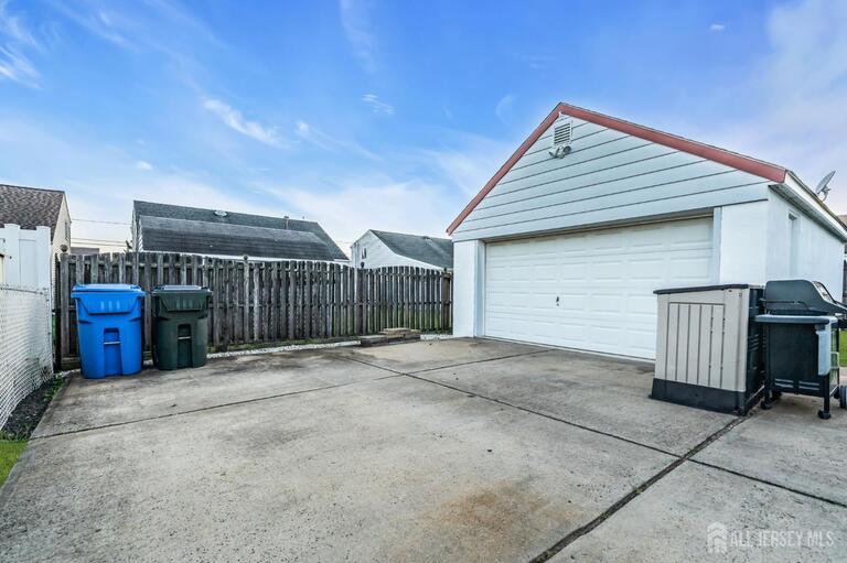 Photo 46 of 140 Camelot Drive, Port Reading NJ 07064, Port Reading, NJ