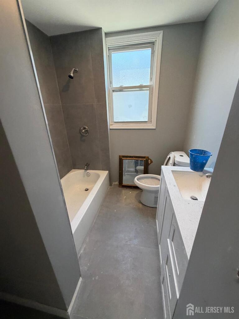 Photo 7 of 924 Monroe Avenue, Elizabeth NJ 07201, Elizabeth, NJ