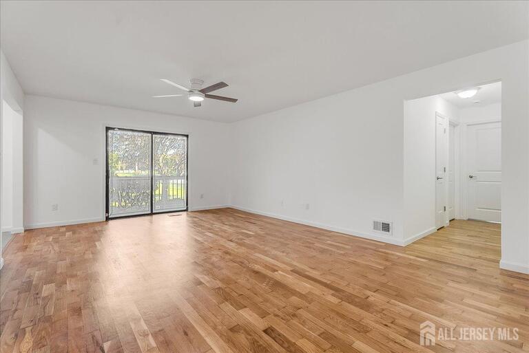 Photo 4 of 131 Beverly Hill Terrace, Woodbridge Proper NJ 07095, Woodbridge Proper, NJ