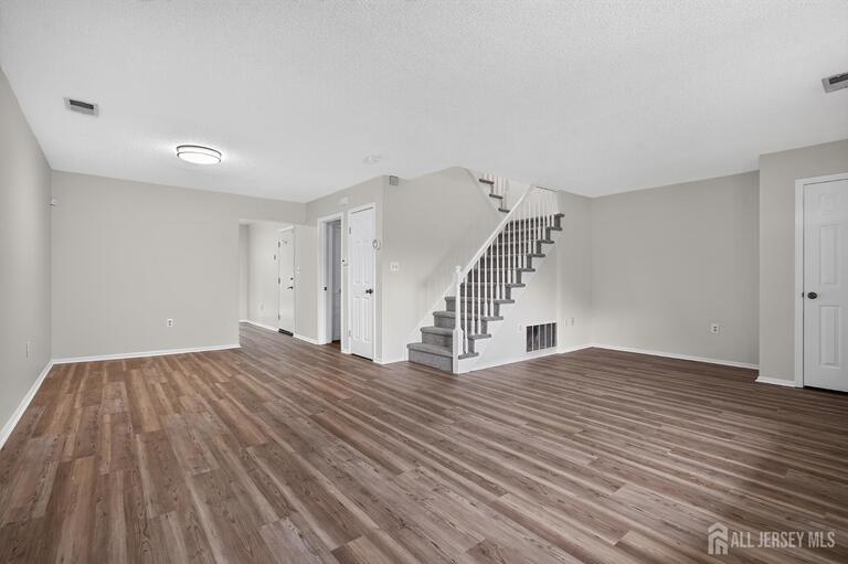Photo 3 of 72 Sassafras Court, North Brunswick NJ 08902, North Brunswick, NJ