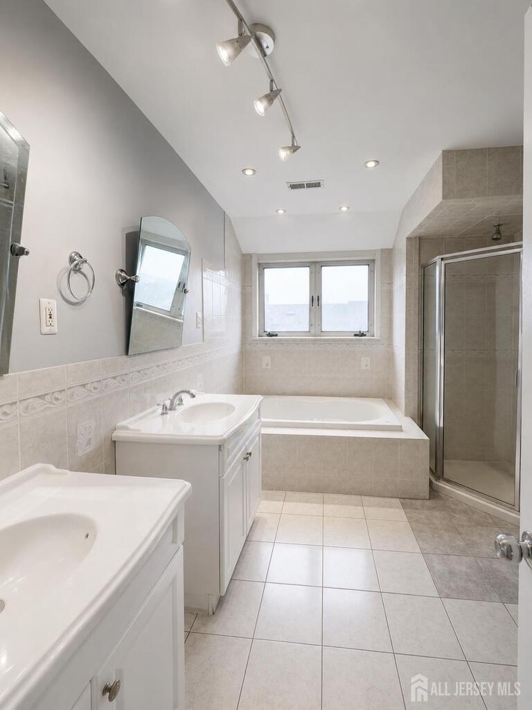 Photo 10 of 410 Johnstone Street, Perth Amboy NJ 08861, Perth Amboy, NJ
