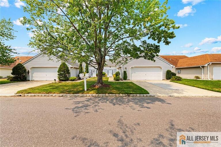 Photo 2 of 664 Azalea Plaza # 664B, Monroe NJ 08831, Monroe, NJ