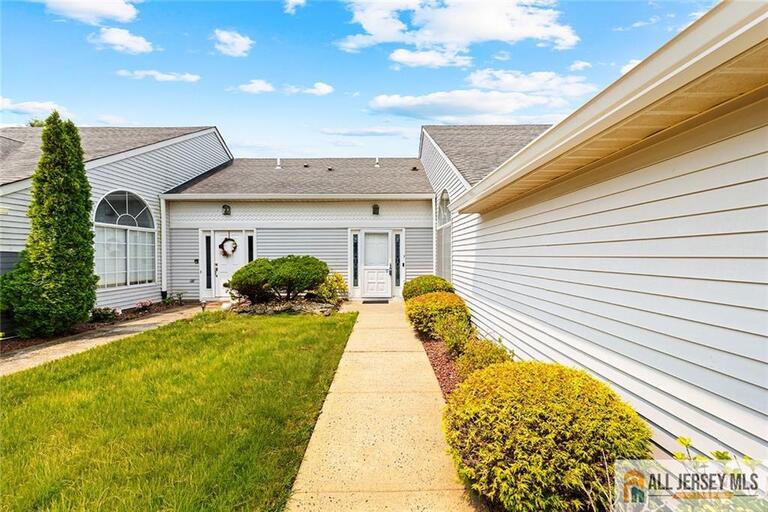 Photo 6 of 664 Azalea Plaza # 664B, Monroe NJ 08831, Monroe, NJ