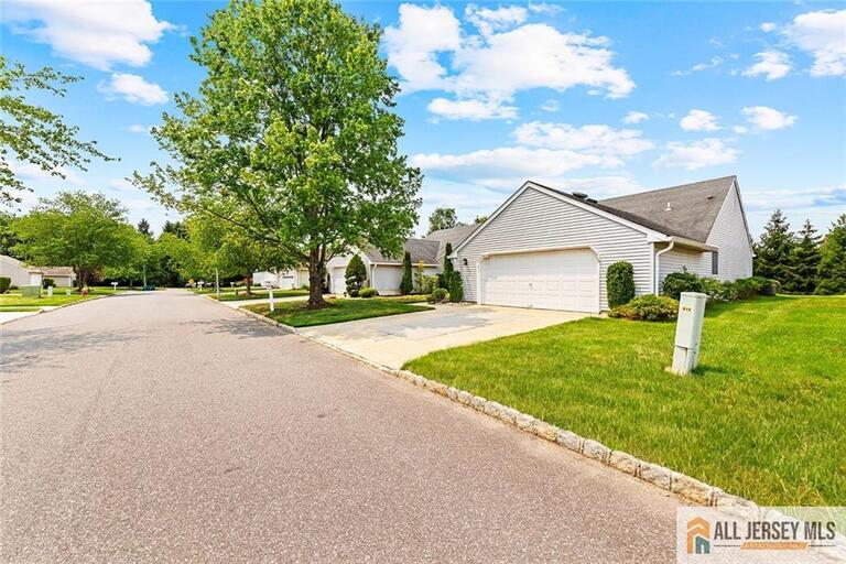 Photo 3 of 664 Azalea Plaza # 664B, Monroe NJ 08831, Monroe, NJ