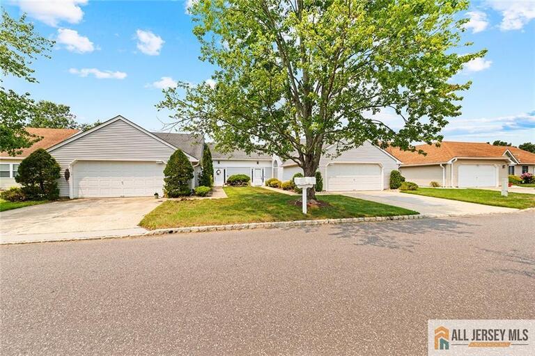 Photo 1 of 664 Azalea Plaza # 664B, Monroe NJ 08831, Monroe, NJ