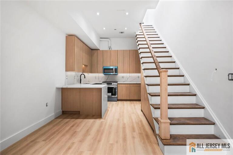 Photo 6 of 291 New York Avenue # 4, Jersey City NJ 07307, Jersey City, NJ