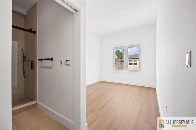 Photo 18 of 291 New York Avenue # 4, Jersey City NJ 07307, Jersey City, NJ