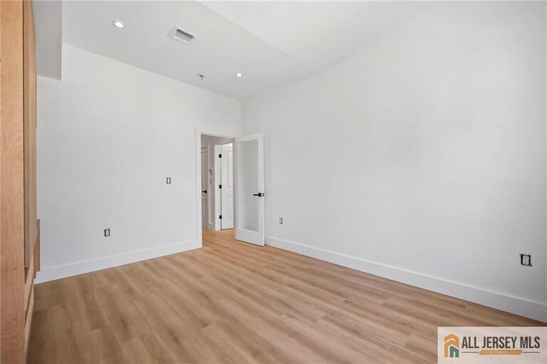 Photo 17 of 291 New York Avenue # 4, Jersey City NJ 07307, Jersey City, NJ