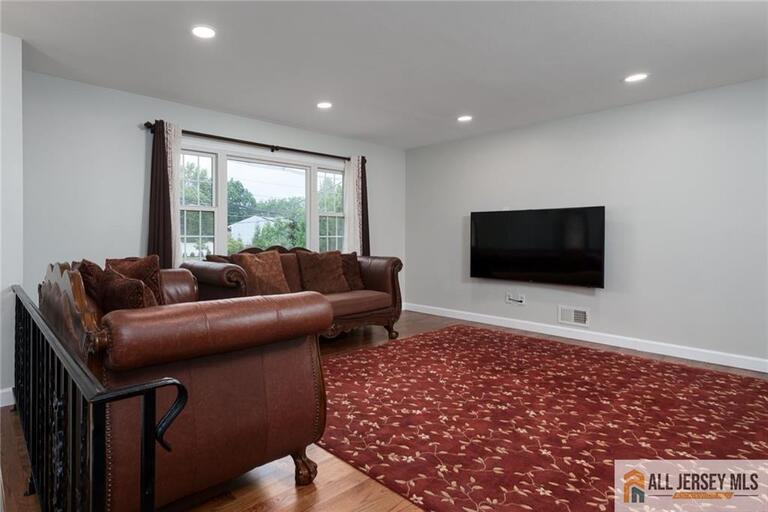 Photo 4 of 2025 Oak Tree Road, Edison NJ 08820, Edison, NJ