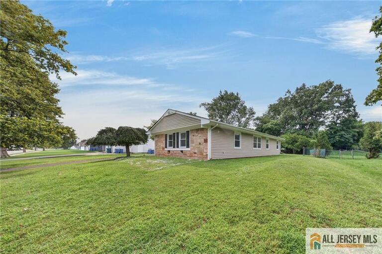 Photo 21 of 32 Lebed Drive, Franklin NJ 08873, Franklin, NJ