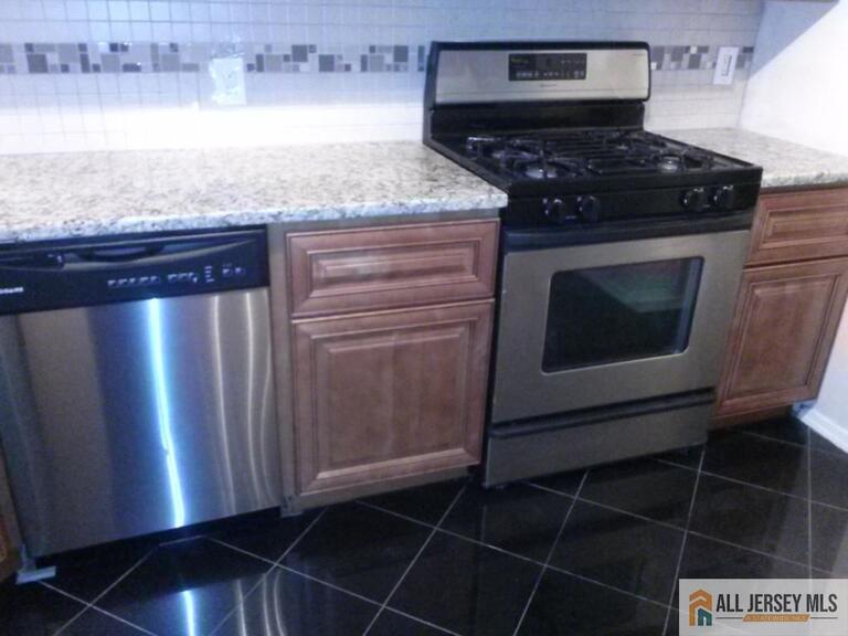 Photo 3 of 510 Sunshine Court, Sayreville NJ 08859, Sayreville, NJ