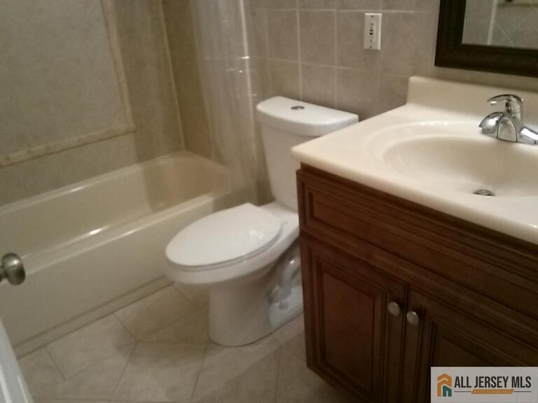 Photo 9 of 510 Sunshine Court, Sayreville NJ 08859, Sayreville, NJ