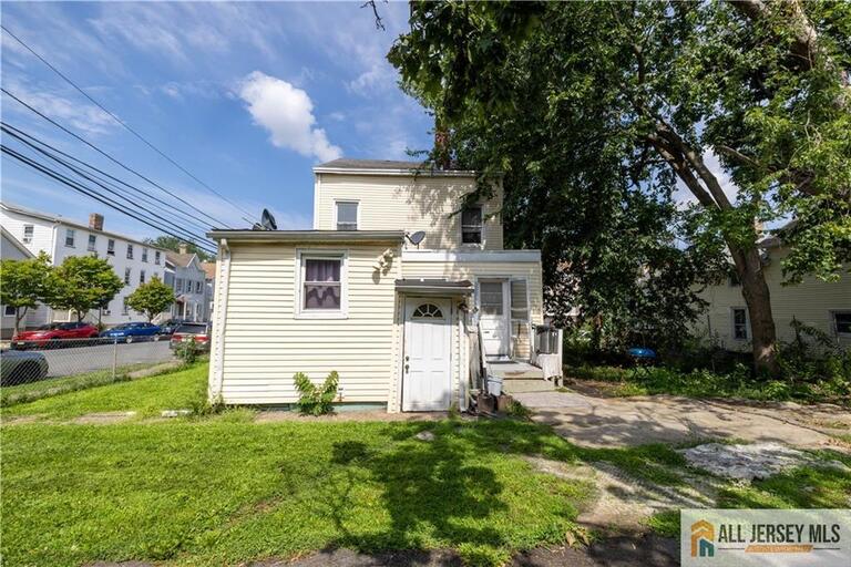 Photo 19 of 88 Hassart Street, New Brunswick NJ 08901, New Brunswick, NJ