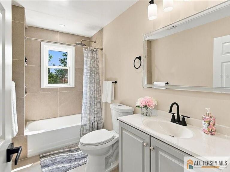 Photo 23 of 13 Glencourt Avenue, Edison NJ 08837, Edison, NJ