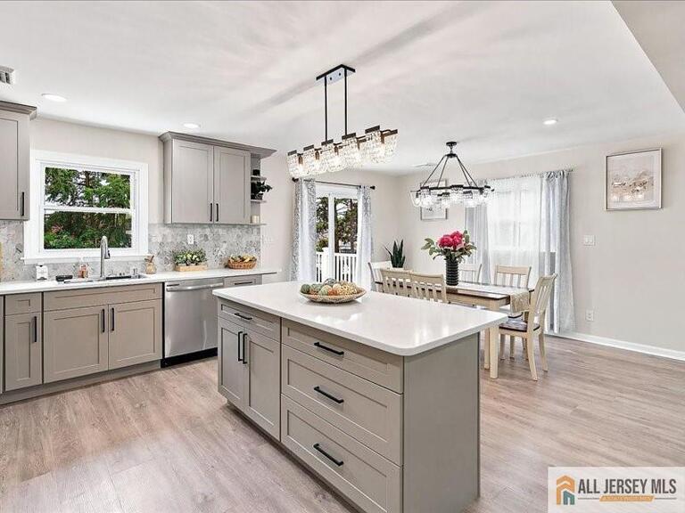 Photo 17 of 13 Glencourt Avenue, Edison NJ 08837, Edison, NJ
