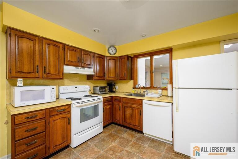 Photo 18 of 110 Amherst Avenue, Colonia NJ 07067, Colonia, NJ