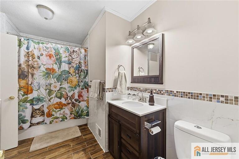 Photo 22 of 60 Hickory Court, Jamesburg NJ 08831, Jamesburg, NJ