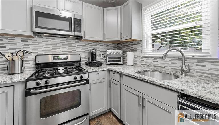 Photo 15 of 60 Hickory Court, Jamesburg NJ 08831, Jamesburg, NJ