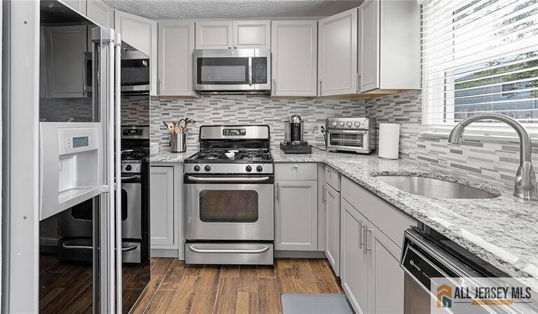Photo 16 of 60 Hickory Court, Jamesburg NJ 08831, Jamesburg, NJ