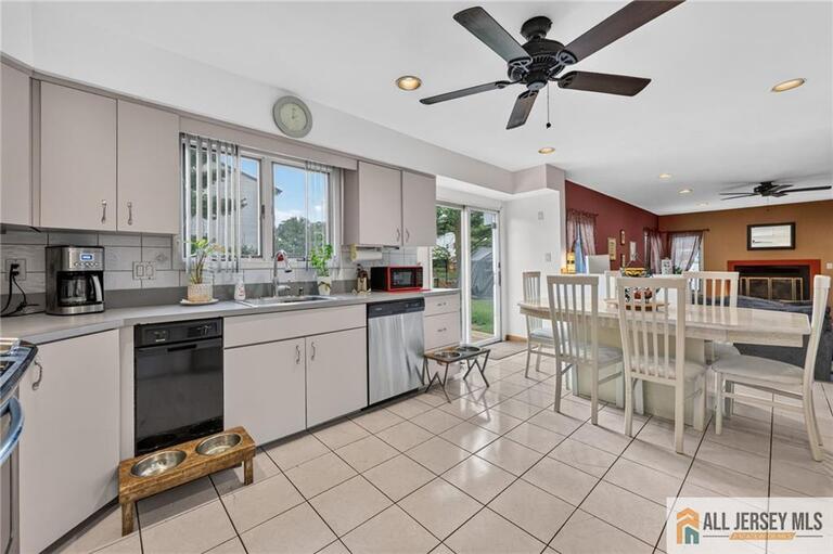 Photo 8 of 121 W Hill Road, Colonia NJ 07067, Colonia, NJ