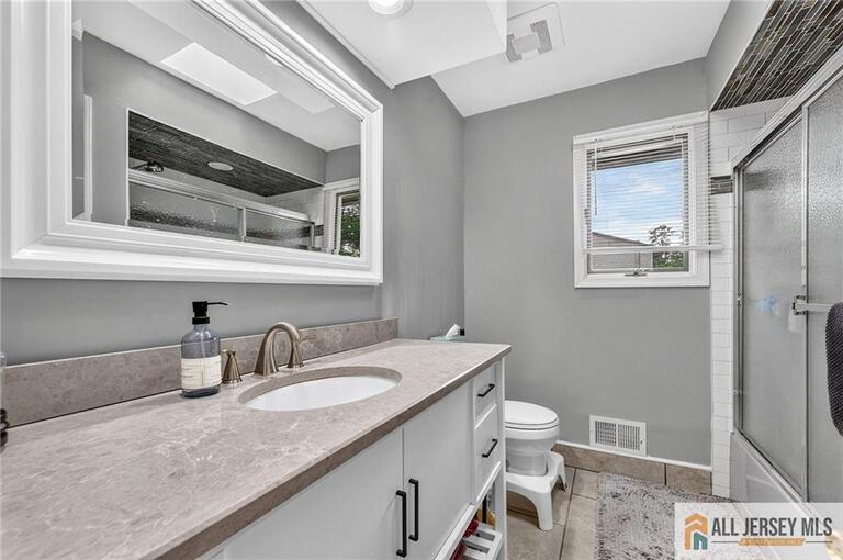 Photo 25 of 121 W Hill Road, Colonia NJ 07067, Colonia, NJ