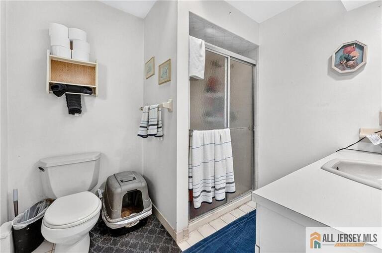 Photo 19 of 121 W Hill Road, Colonia NJ 07067, Colonia, NJ